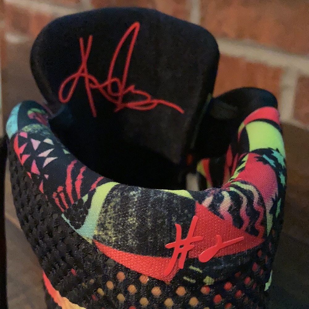 Kylie 1 Nike Sneakers - Original - size 10.5 NEVER WORN - Picture 4 of 8